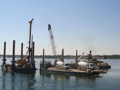 The Aswan Nile Bridge required specialized offshore piling solutions to ensure the stability of its foundation